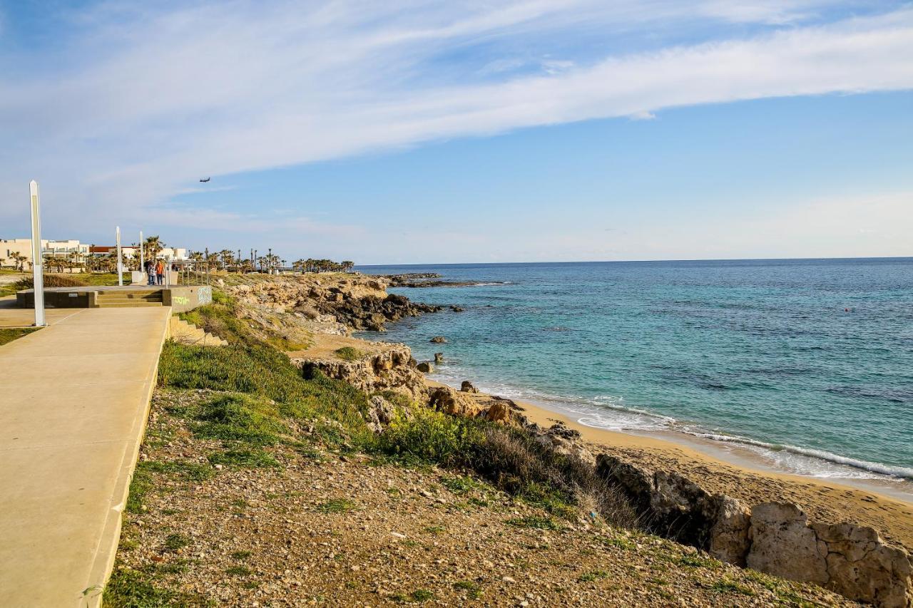 Spacious 2 Bedroom Appartment Near Mall -Internet 1Gbps Pafos Exterior foto